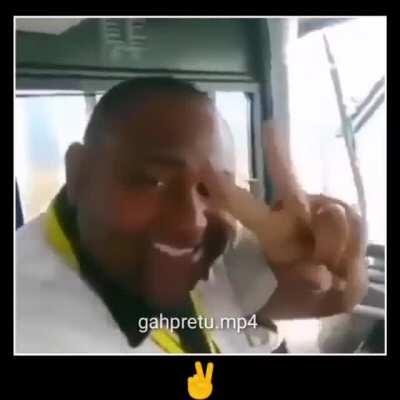 Se o renan vê isso ele é gay 7w7