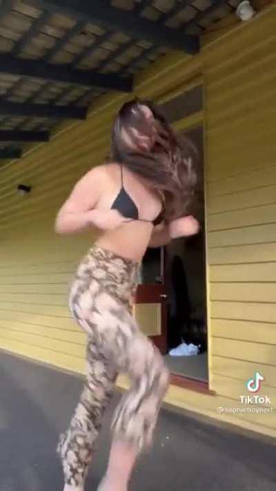 Soft & Jiggly No.537 😍🍑