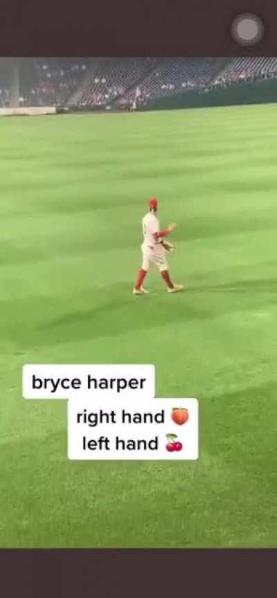 [Barstool Philly] Bryce Harper answers fan interview.