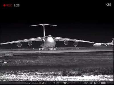 Thermal video: C-17 Landing / C-5 Takeoff