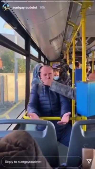 Romanian anti-vaxxer gets told off