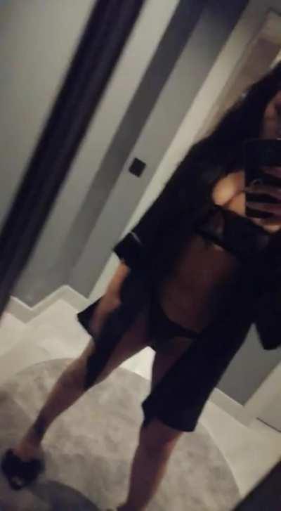 I put my inbox on auto-reply so who gives me an upvote will get instantly a nude and surprise [video]