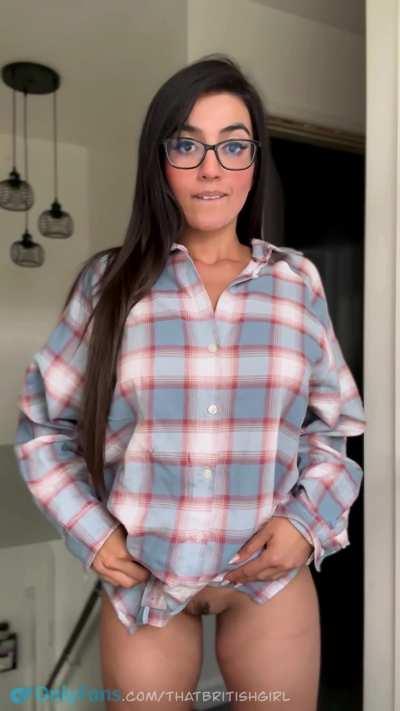 Oops, my shirt rode up… I might as well show you everything 🙊