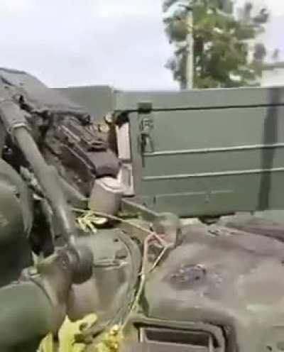 Liberated Ukrainians greet their army 🇺🇦🇺🇦