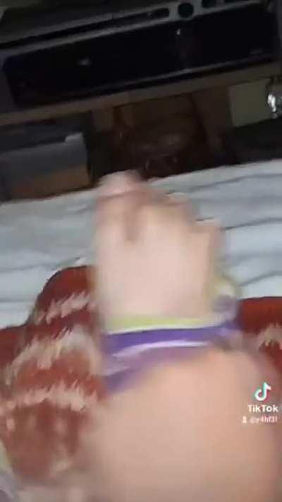 feet (shes not a kid btw)