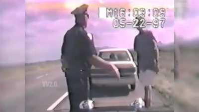 Cop pulls man over, man kldnaps cop