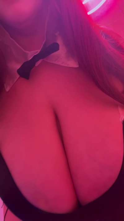 Shaking like there’s a earthquake