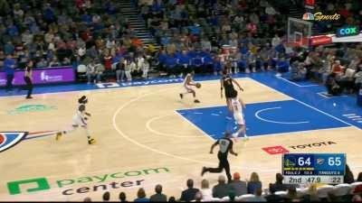 [Highlight] Draymond Green begs for the ball, doesn’t get it, and just gives up on the play, giving the Thunder a 3-on-1 fast break