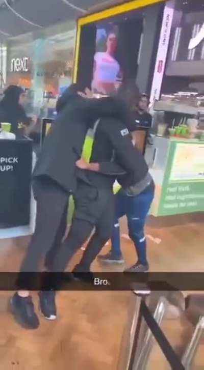 security guard fights off 4 driller wanna be kids, interesting watch.