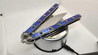 After a few tests on titanium rods, here's my first anodizing