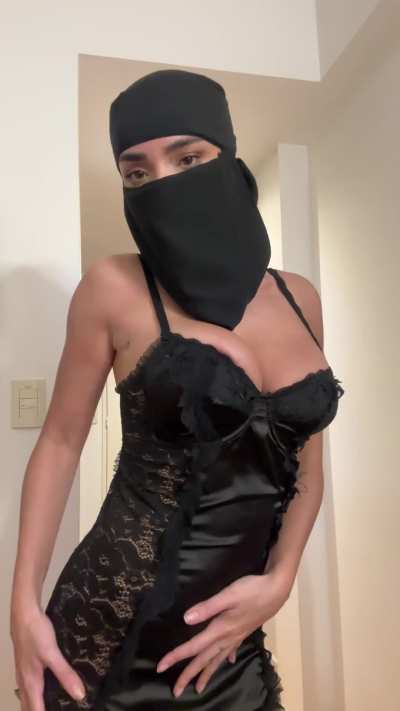 How would you degrade this slut to make feel worthless?