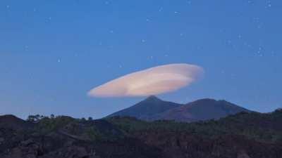 Lenticular cloud over mount Teide