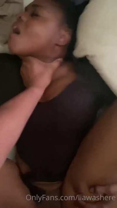 This how you wake her up from her sleep