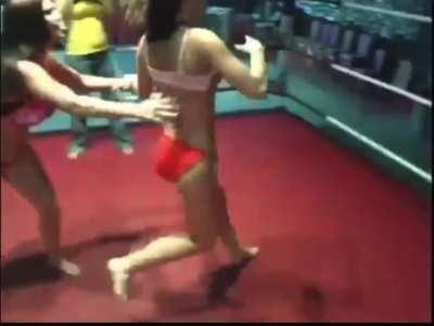 Who even let this poor girl in a ring? Fantasy vs Stephanie Star