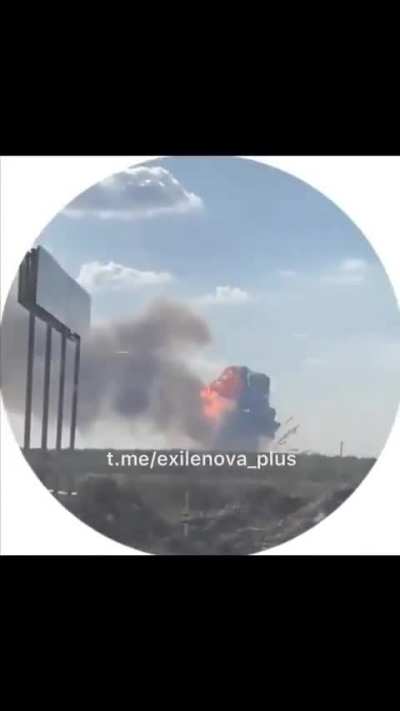 The Russian 51st GRAU Barsovo Arsenal near Moscow explodes after presumably a Ukrainian attack (April 22nd, 2025)