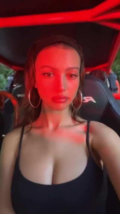 Katarina new Insta story [gif]