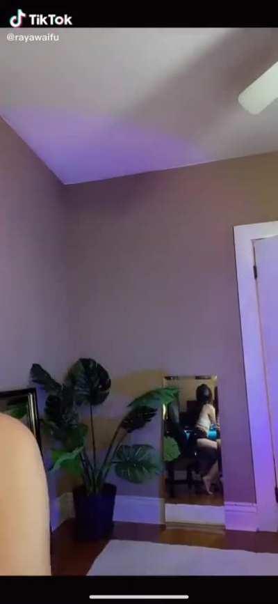 Let’s pretend that mirror isn’t there..