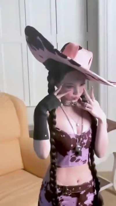 Bunny's tight body 🤤