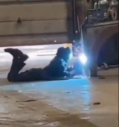 Leaked footage of Viktor building Blitzcrank