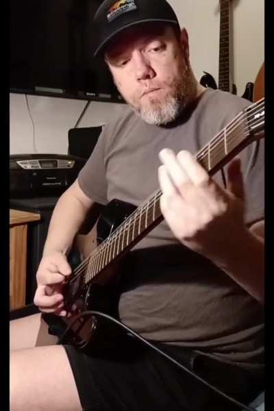D-Core-Riff-C82. My latest riff. Similar to an older riff idea from years ago.