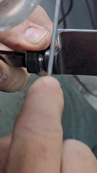 Collar carved with lime inspired by Greek columns.