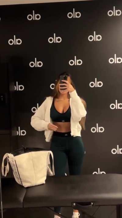 Gabi at the Alo gym (IG story) 