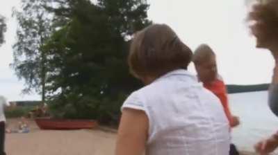 One of those rare cases when the force-field doesn't work