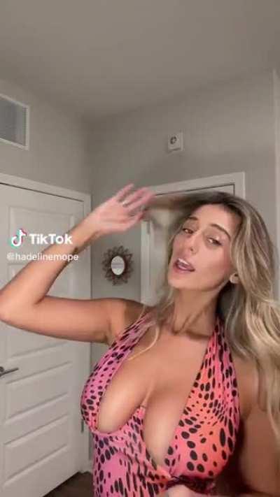 Great Outfit @hadelinemope