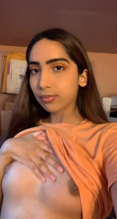 Te gustan las morenitas papí?