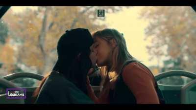 Nicole Wallace (22) & Clara Galle (22) - 