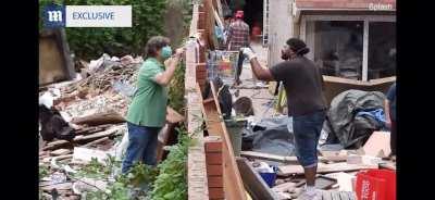 Piece of shit neighbours dump trash on next doors land. Neighbour returns it