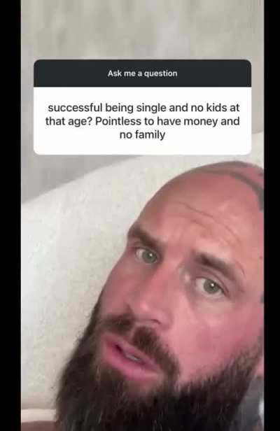 The Shrimp King Clown 🍤👑🤡 is spiraling today — full meltdown in his own Q&A the moment anyone asks about his NON-existent family or alludes to his  ADDICTION hobbies. 🤡 Those benders are catching up fast. Do another line, WesT… you’re doing GREATTTT 👍