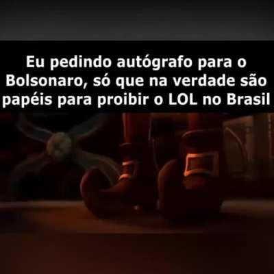 O ultimo que pediu um autografo do bolsonaro foi o light yagami