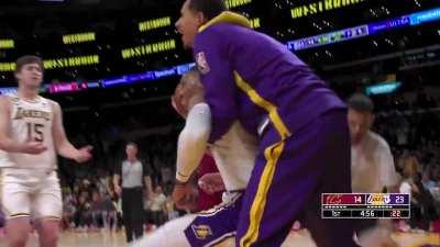 [Highlight] BenchBrook pushes the pace to get the And-1, shows off his dance moves after