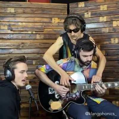 Techno on one acoustic guitar