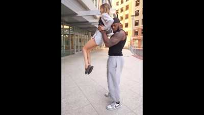 Una blanquita fue levantada y quedó embarazada. Asegúrense de que los whitebois no se reproduzcan.