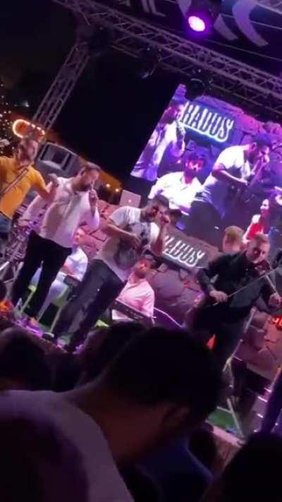 Distanțare socială în weekend la barul cumnatul lui Mihai Chirica (șeful PNL IAȘI)