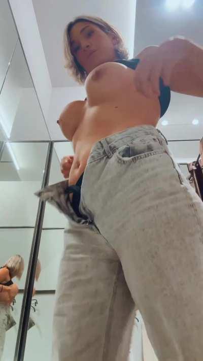 A good milf always does steiptease in the changing rooms, and share it