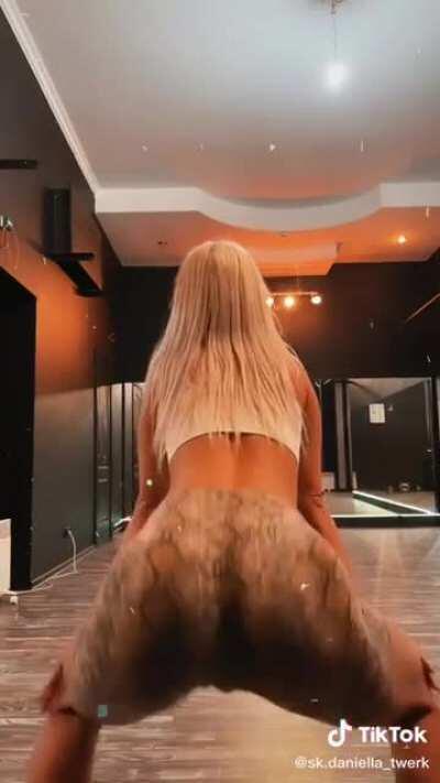 Great way to start the weekend🥴