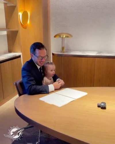 Pen to paper 🐬 ☝