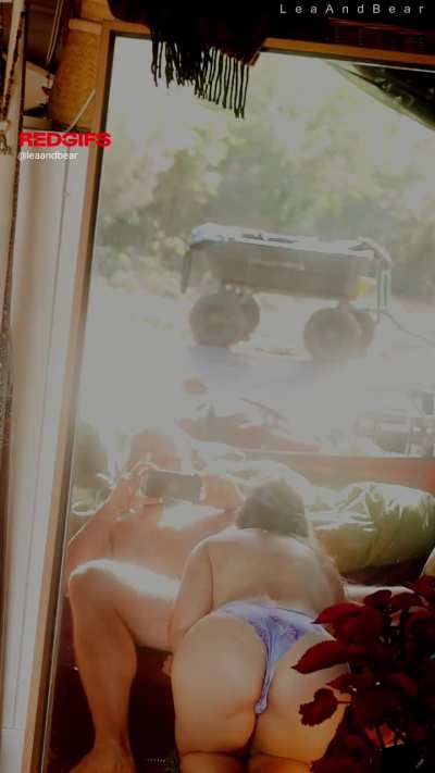 He got the camera and i got sucking!