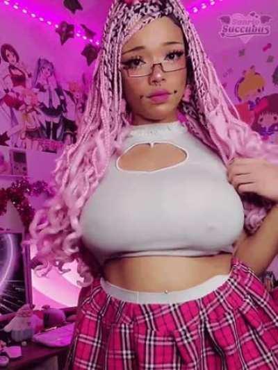 Anyone into chubby girls? >.<