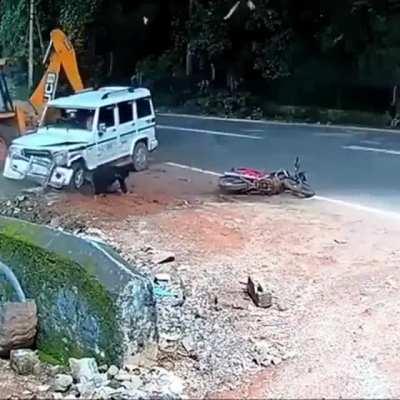 G-Wagon being a G and saving this man