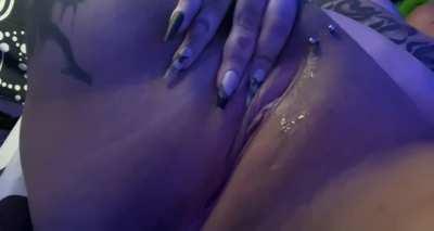 Be a good boy for mommy and I’ll let you suffocate in my fat wet pussy! I can be your bratty or soft mommy [DOM] 😈 I do all kinds of fetishes 💕 I’m available for [CAM] [SEXT] [RATE] [GFE]✨ Telegram: @angxlrose Snap: oh.babygxrl Kik: @angelxrosee