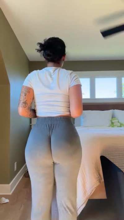 Nice jiggle🍑