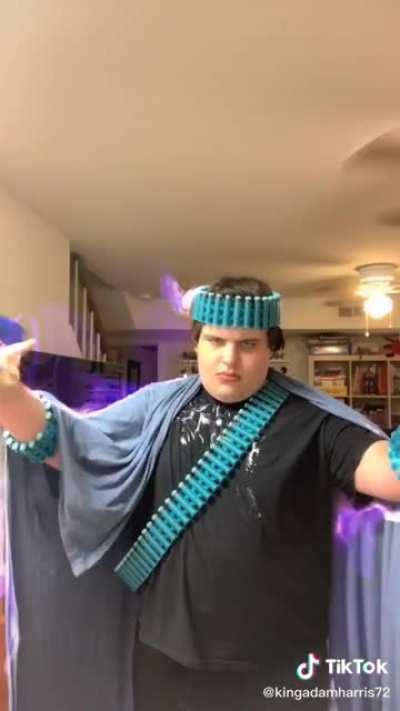 Don’t fuck with him, he’ll mess you up 😳😳😳