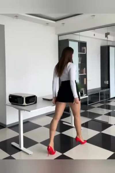 Sexy secretary alicefrutti