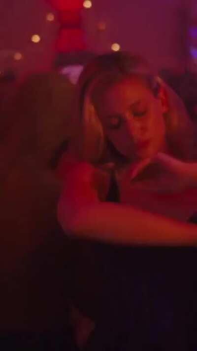 Lili Reinhart in Chemical Hearts