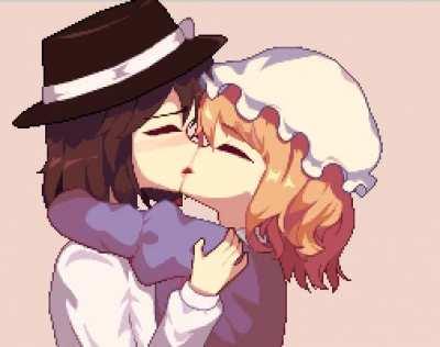 2 friends love kissing