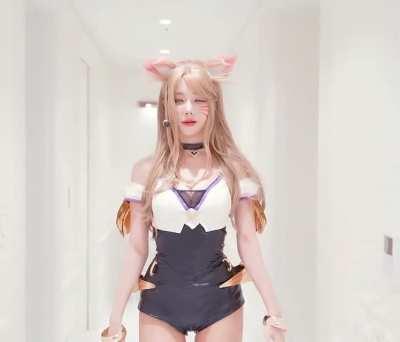KDA Ahri by Ayun